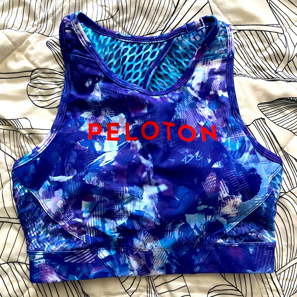Brand new with tags, size small peloton high neck sports bra.